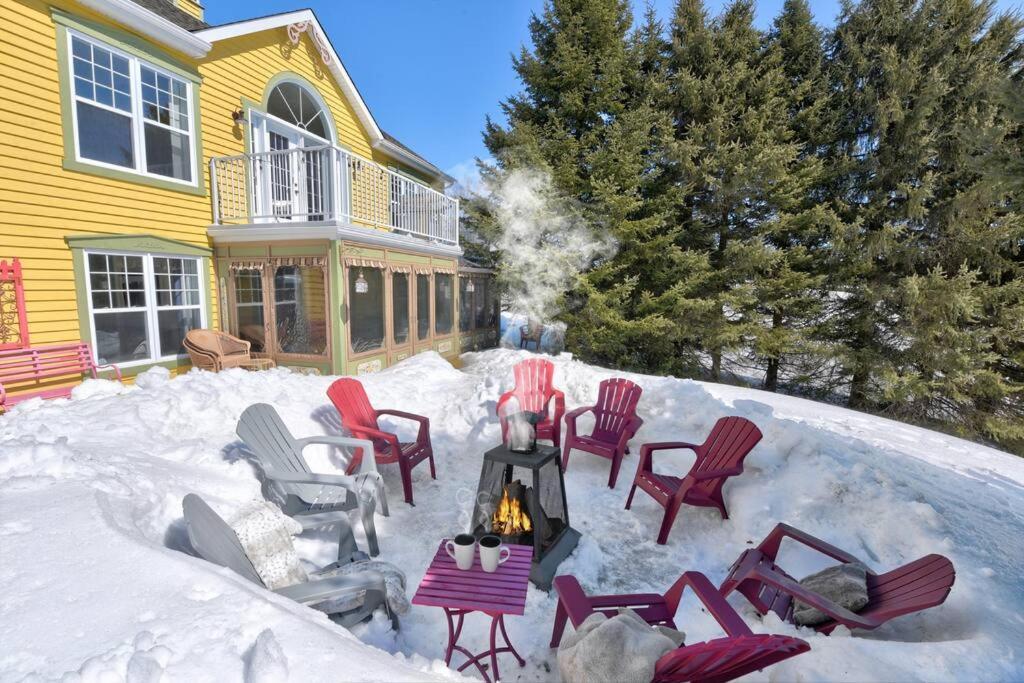 Stunning Waterfront Chalet A Lot Of Natural Light Saint-Zénon Extérieur photo